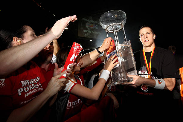 哈维麾下之 哈维麾下之