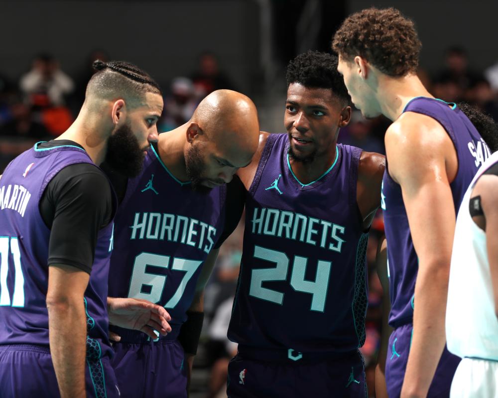 对手队员抓 对手队员抓